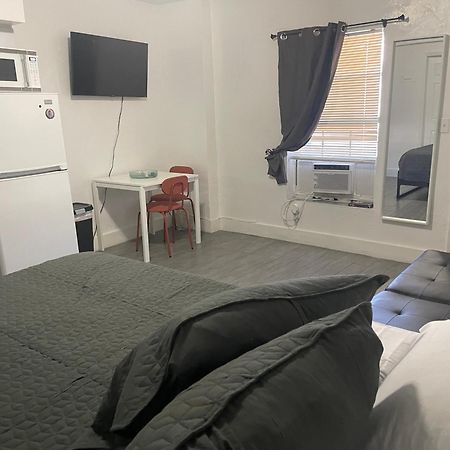Trendy Studios In Голливуд Экстерьер фото
