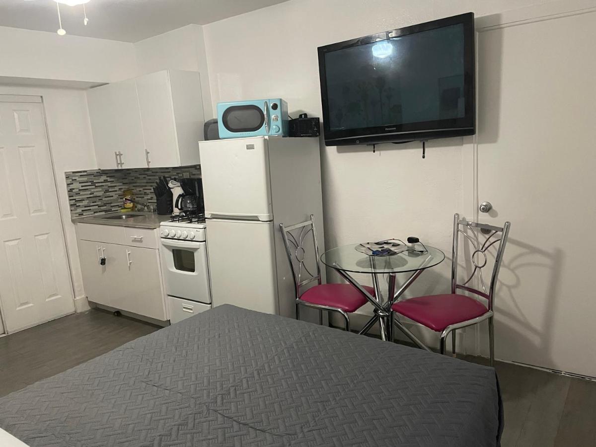 Trendy Studios In Голливуд Экстерьер фото