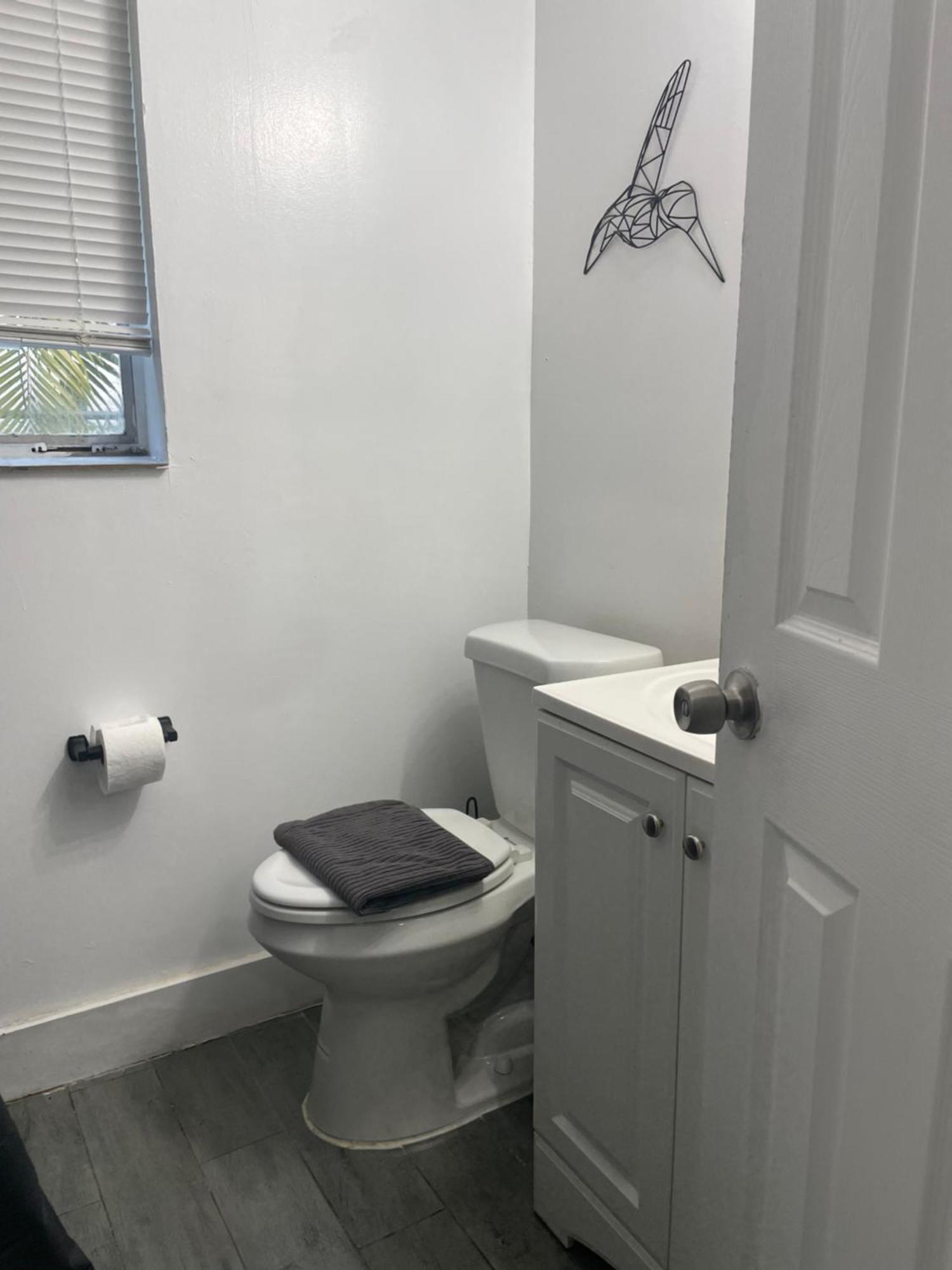 Trendy Studios In Голливуд Экстерьер фото