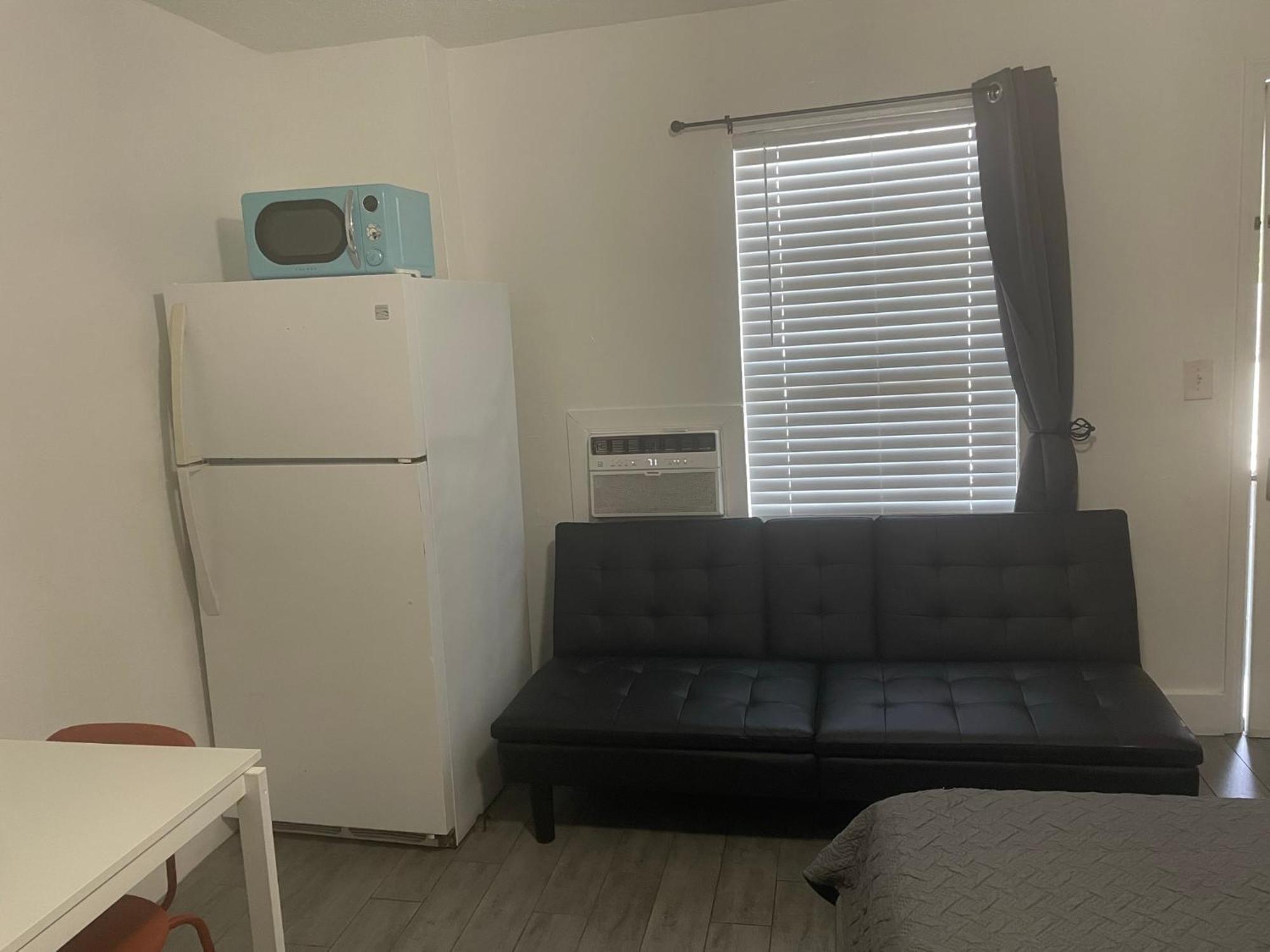 Trendy Studios In Голливуд Экстерьер фото