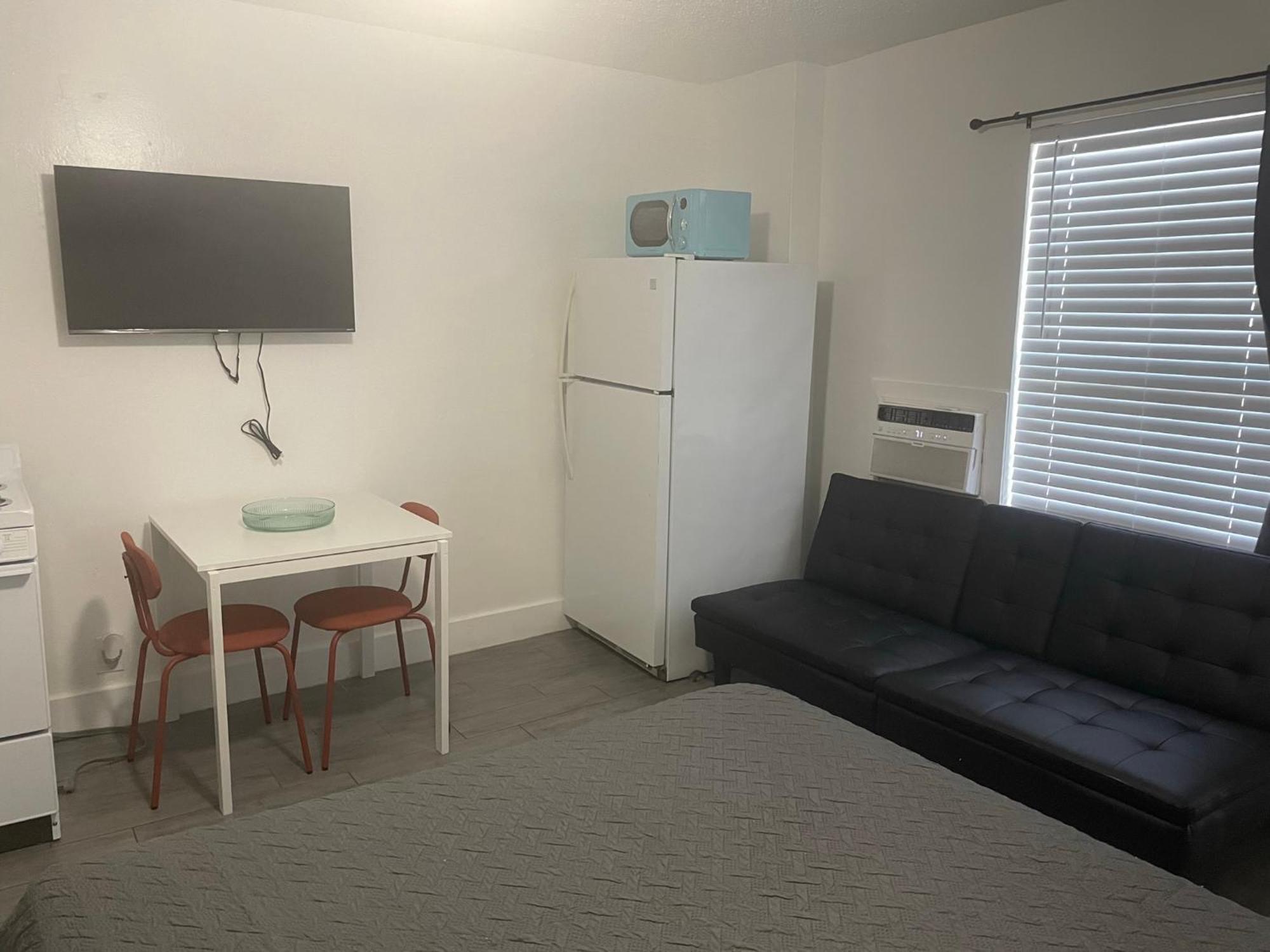 Trendy Studios In Голливуд Экстерьер фото